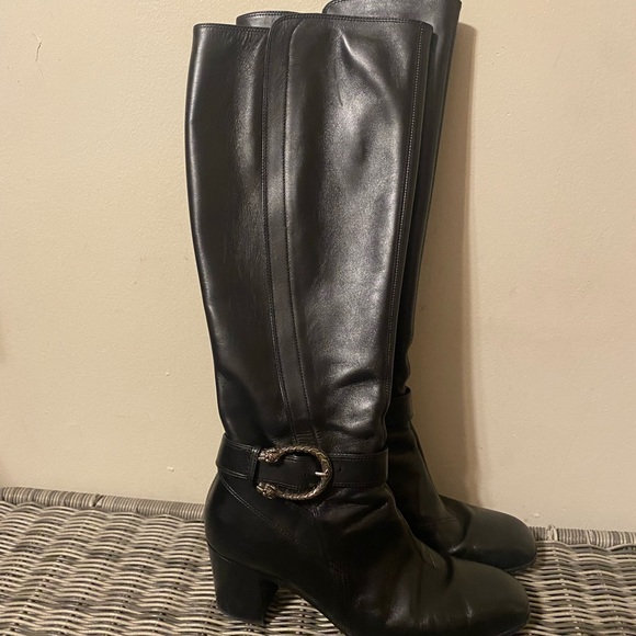 Womens. Gucci black leather boots - Picture 3 of 11